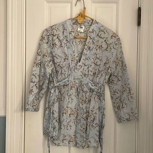 Old navy maternity shirt